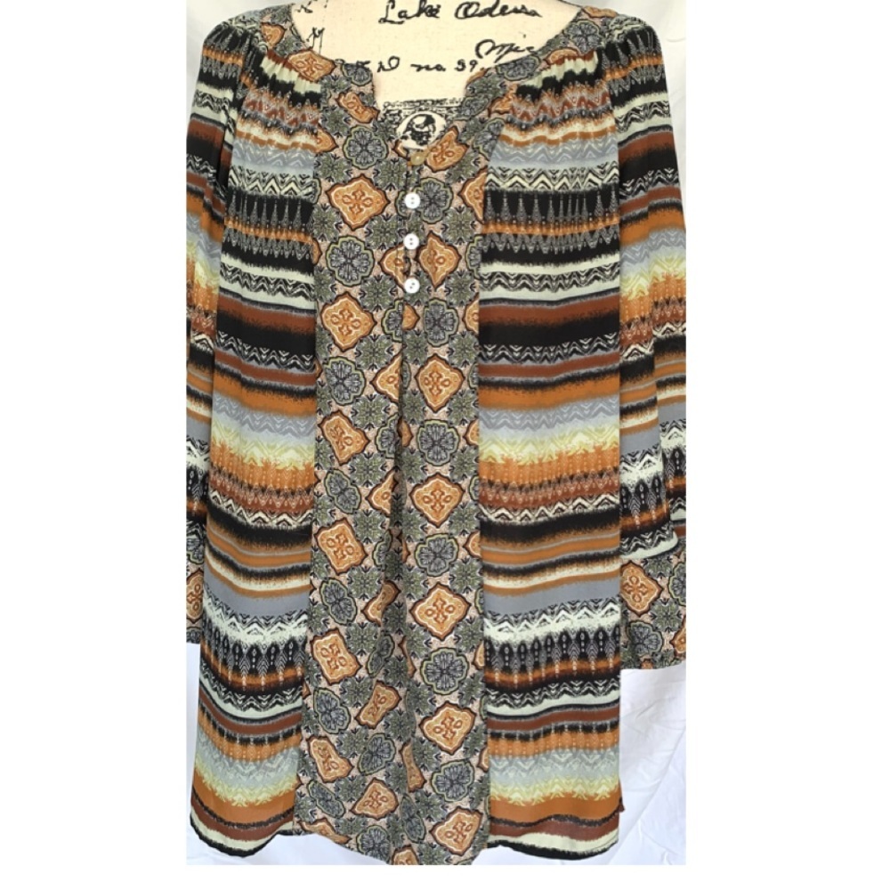 Figueroa & Flowers plus side blouse